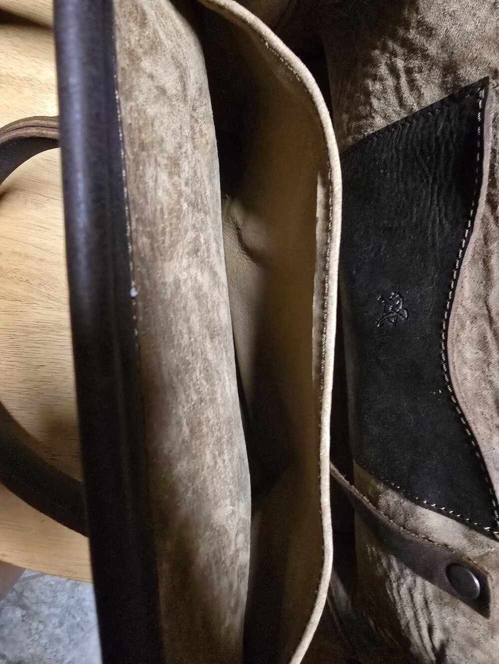 Saddleback Leather Co. Everyday Purse - Picture 4 of 5